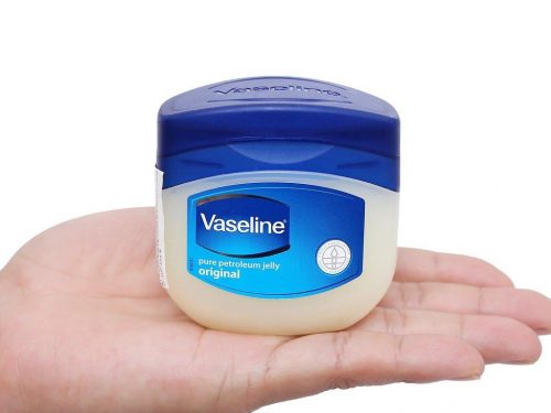 11 công dụng làm đẹp “ không ngờ “ của Vaseline