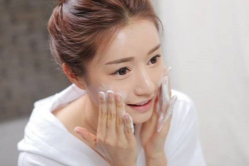 Cách làm sạch da mặt đúng cách cho làn da sáng mịn, ngăn lỗ chân lông to